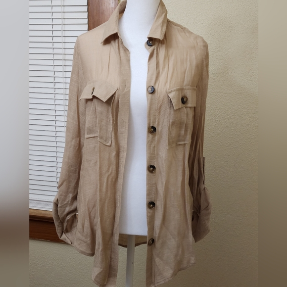 LIKE NEW! Oversized Long Sleeve Beige Blouse by Buckle~ Size XS - Picture 4 of 10